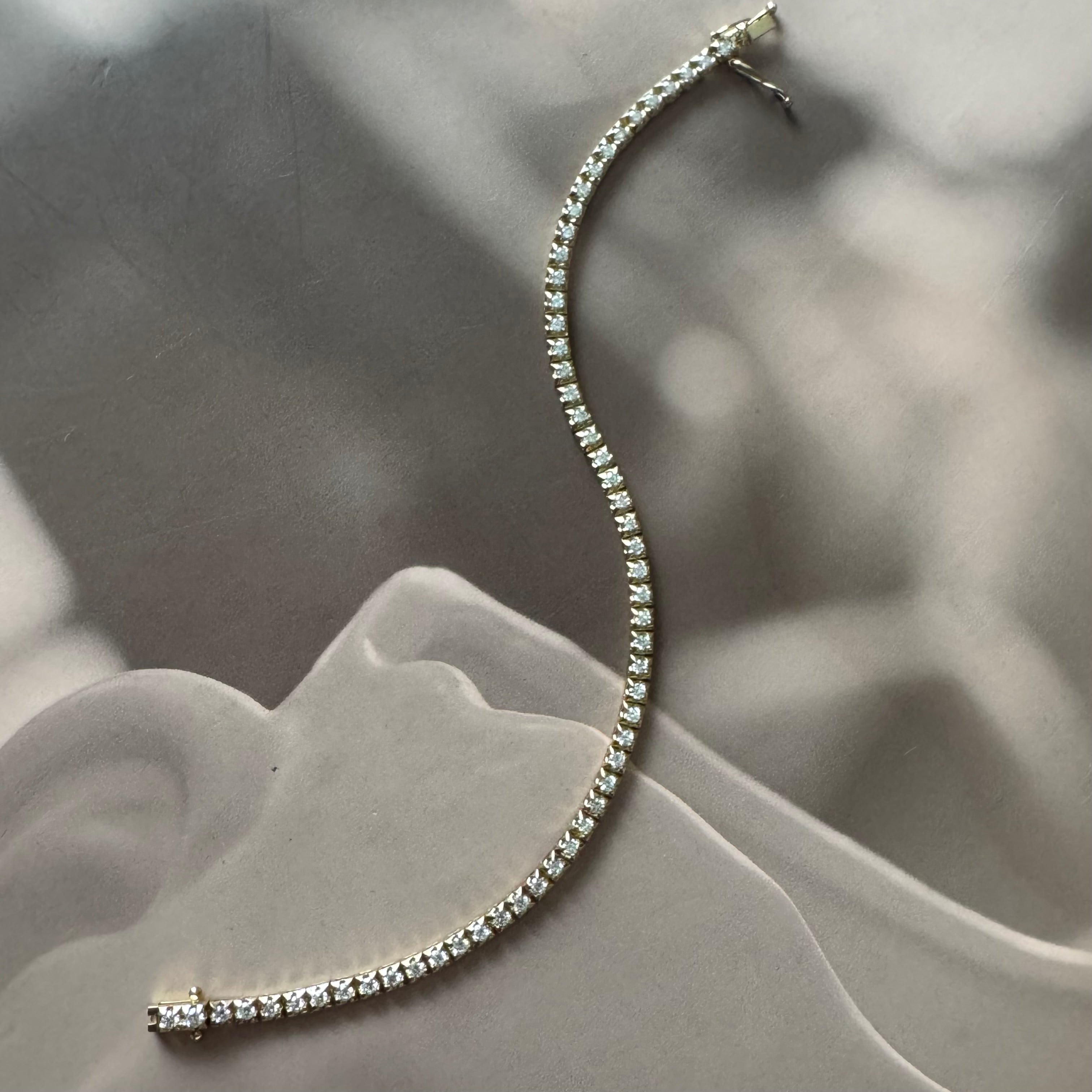 2 cts Tennis Bracelet in Yellow Gold